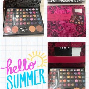 Treasure Box: pink or black